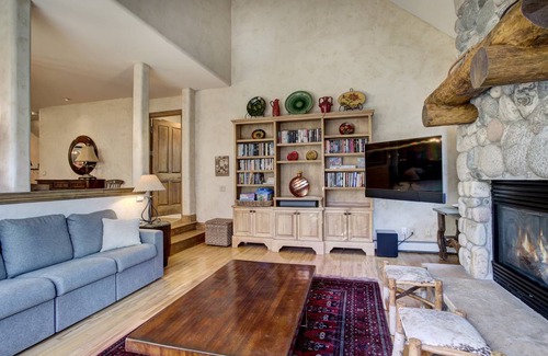 Edwards House | 211 m² House ∙ 4 bedrooms ∙ 10 guests