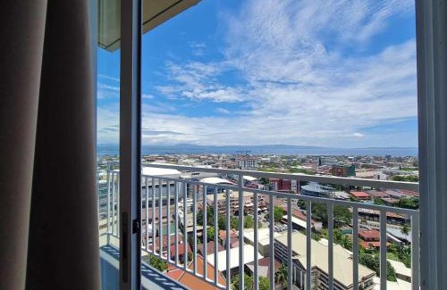 Poblacion District Hotel | 2124 Mesatierra Garden Residences with FREE WIFI and NETFLIX