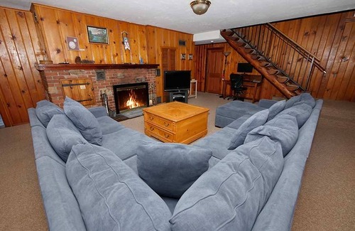 South Lake Tahoe Cabin | 214 m² Cabin ∙ 5 bedrooms ∙ 12 guests