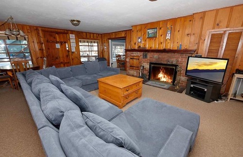 South Lake Tahoe Cabin | 214 m² Cabin ∙ 5 bedrooms ∙ 12 guests
