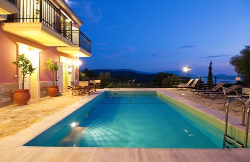 Fiskardo Villa | 215 m² Villa ∙ 3 bedrooms ∙ 7 guests