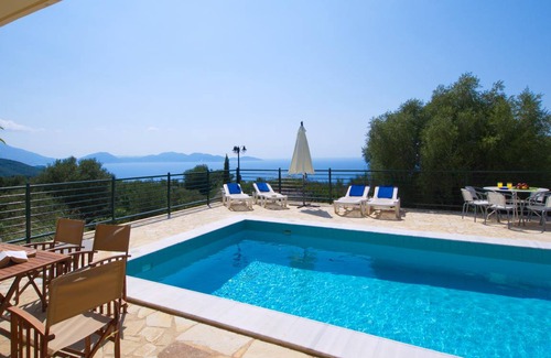 Fiskardo Villa | 215 m² Villa ∙ 3 bedrooms ∙ 7 guests