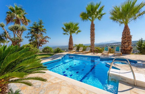 Agia Triada Villa | 215 m² Villa ∙ 4 bedrooms ∙ 8 guests