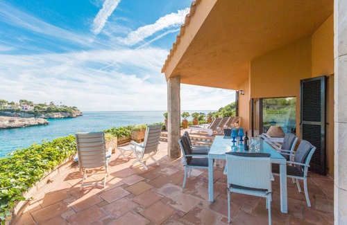 Cala Mandia House | 220 m² House ∙ 2 bedrooms ∙ 4 guests