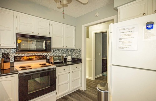 Hot Springs Village House | 22 Macotera Place - A newly remodeled town home in Coronado Courts near fitness