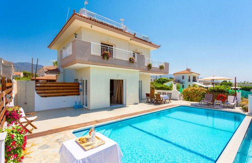 Ayia Marina Chrysochous Villa | 220 m² Villa ∙ 3 bedrooms ∙ 7 guests