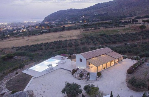 Erice Villa | 220 m² Villa ∙ 5 bedrooms ∙ 12 guests