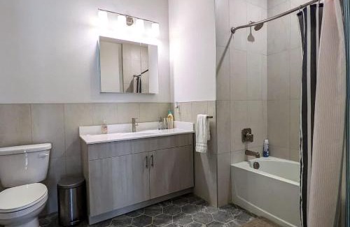 Dunellen Apartment | 221 Modern 1BR Apt Walk to NJT