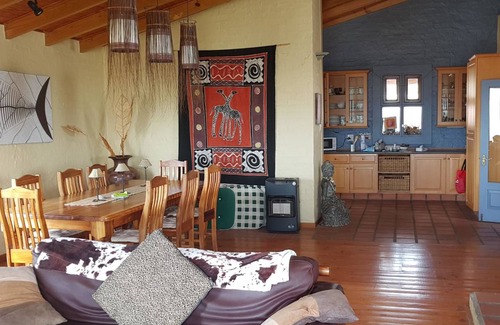 Wavecrest House | 225 m² Apartment ∙ 4 bedrooms ∙ 7 guests