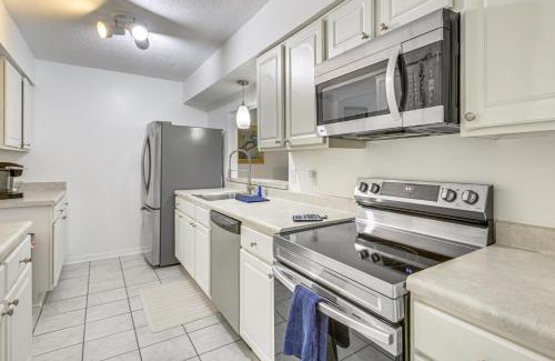 Destrehan House | 23 Mi to NOLA Cozy and Quaint Destrehan Townhome