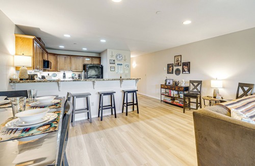 Ocean Shores Apartment | 23-mile Canal On-site: Condo in Ocean Shores!