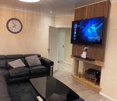 Cheadle House | 230 Councillor Lane