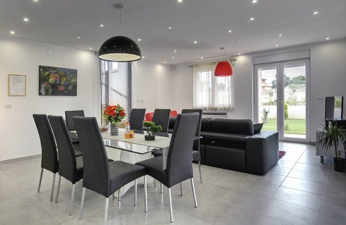 Bratulici House | 230 m² House ∙ 3 bedrooms ∙ 8 guests