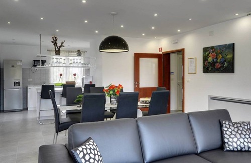 Bratulici House | 230 m² House ∙ 3 bedrooms ∙ 8 guests