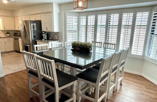 Montgomery Cottage | 2300 Sq Ft, 4/2 ❤️ 2 Minutes From Lake Conroe