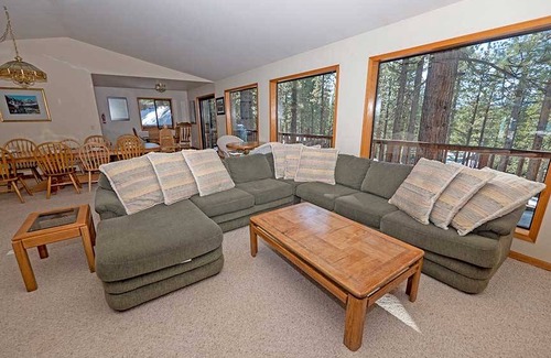 Montgomery Estates House | 232 m² House ∙ 4 bedrooms ∙ 8 guests