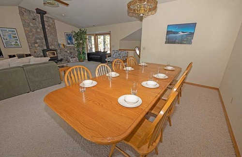 Montgomery Estates House | 232 m² House ∙ 4 bedrooms ∙ 8 guests