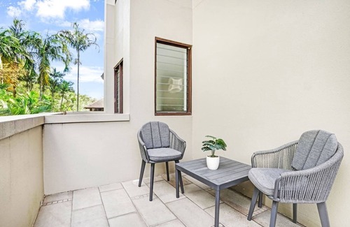 Palm Cove Apartment | 235 Temple Tranquility: Triton Retreat- Luxury Studio in Palm Cove | Private Stay with Resort Pools & Balcony