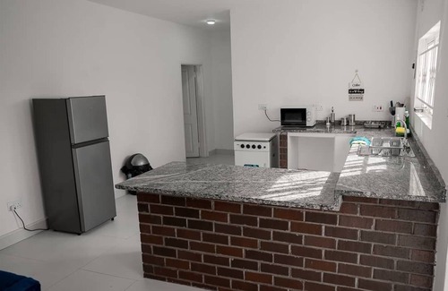 Lusaka Apartment | 24/7 Solar Power| Wi-Fi| 5 mins to East Park Mall
