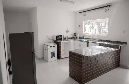 Lusaka Apartment | 24/7 Solar Power| Wi-Fi| 5 mins to East Park Mall