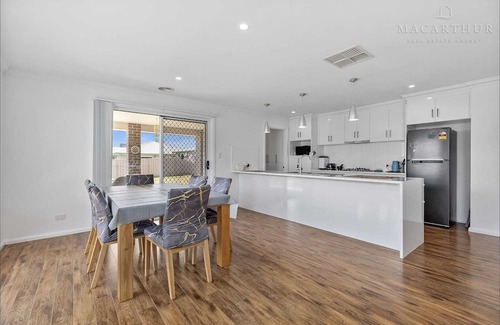 Boorooma House | 24 Darcy Drive, Boorooma