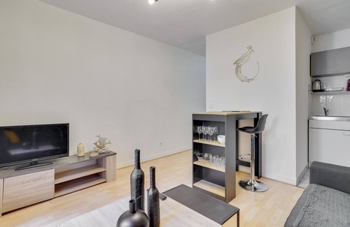 Quartier de la Plaine-de-Monceaux Apartment | 246 Suite Naples Superb apartment in Paris