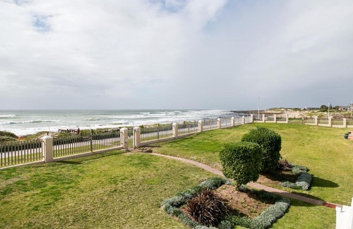 Pollok Beach Villa | 24 Summerseas