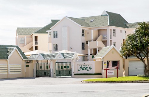 Pollok Beach Villa | 24 Summerseas