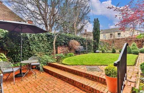 Jesmond Apartment | 240 m² Apartment ∙ 1 bedroom ∙ 2 guests