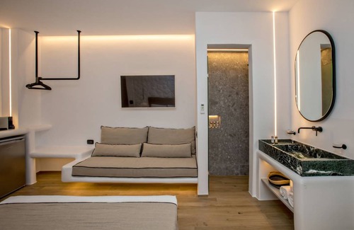 Tinos Town Apartment | 25 m² Studio flat ∙ 1 bedroom ∙ 3 guests