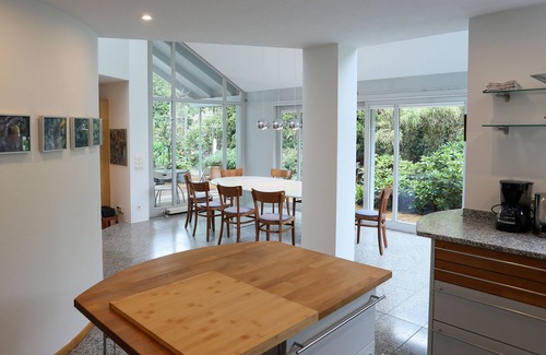 Munchen District Villa | 25 min to Center - 2680sf Artist's House South Munich - Vacation Work Seminars