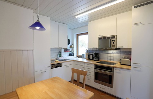 Munchen District House | 25 min to the Centre: Beautiful 140 m² flat in the South of Munich