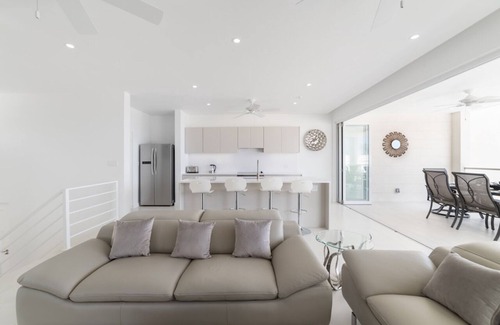 Merlin Bay Villa | 25 Pineapple Drive.