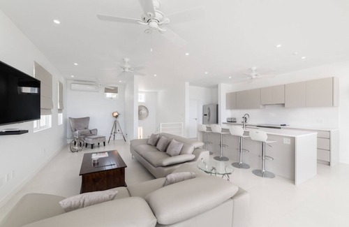 Merlin Bay Villa | 25 Pineapple Drive.