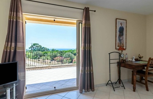 Pianotolli-Caldarello Villa | 250 m² Villa ∙ 5 bedrooms ∙ 10 guests