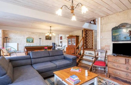 Athies-sous-Laon House | 250 m² House ∙ 5 bedrooms ∙ 8 guests