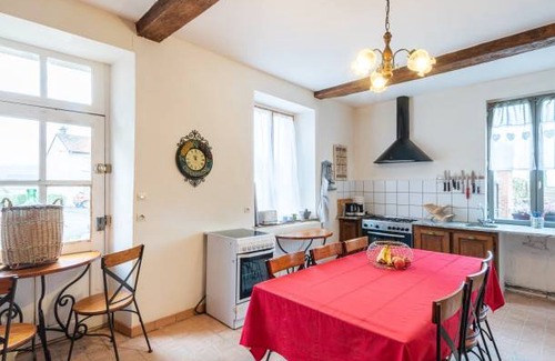 Athies-sous-Laon House | 250 m² House ∙ 5 bedrooms ∙ 8 guests