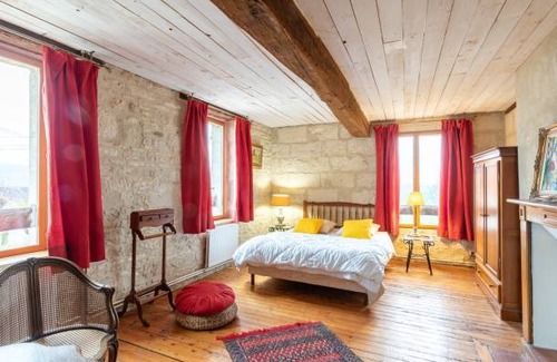 Athies-sous-Laon House | 250 m² House ∙ 5 bedrooms ∙ 8 guests