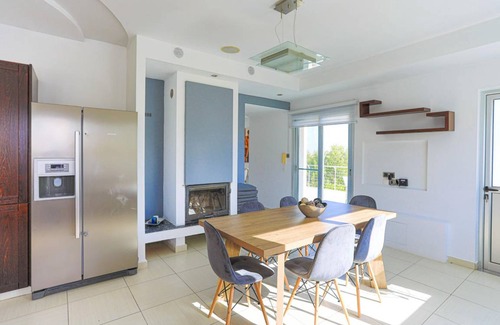 Goudi Villa | 250 m² Villa ∙ 4 bedrooms ∙ 7 guests