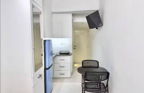 Dhaka Apartment | 250sqft,4 Economy Stay in Bashundhara, Pool & Gym
