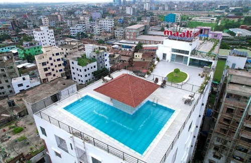 Dhaka Apartment | 250sqft,4 Economy Stay in Bashundhara, Pool & Gym
