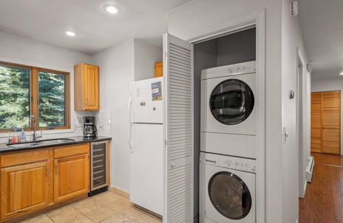 Incline Village Condo | 252 McCloud Upper level unit