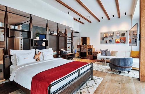Trade Center Hotel | 25hours Hotel Dubai One Central