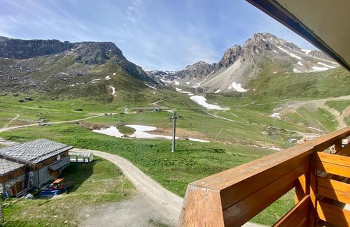 Val Claret Apartment | 25m² studio with south/east balcony, sleeps 4, equipped kitchen, TV