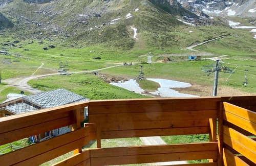 Val Claret Apartment | 25m² studio with south/east balcony, sleeps 4, equipped kitchen, TV