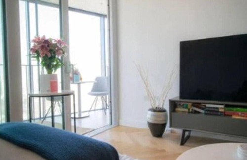Elephant and Castle Apartment | 25th Floor, Cityscape View, ZONE 1