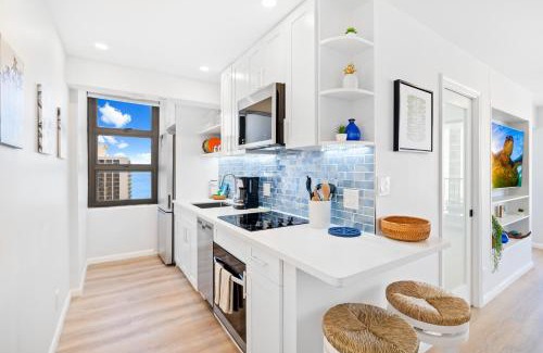 Waikiki Apartment | 25th Floor Ocean View, Steps to Waikiki Beach, Free Parking