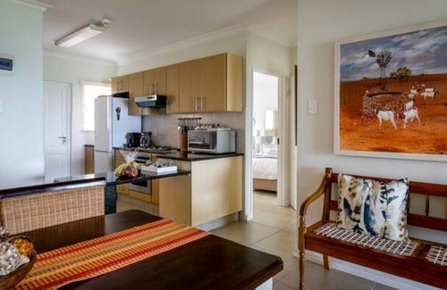 Illovo Beach Apartment | 26 La Mer - Beautiful sea view ground floor