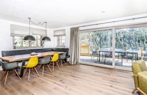 Hinterglemm Ski Chalet | 260 m² Chalet ∙ 4 bedrooms ∙ 10 guests