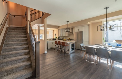 Canmore House | 2608 SQF ALL NEW STUNNING MOUNTAIN VIEW TOWNHOUSE#12: 4BR+4.5BTH for 12 NEAR ALL